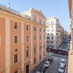 Apartamento Large In Center, Termini Area, Roma
